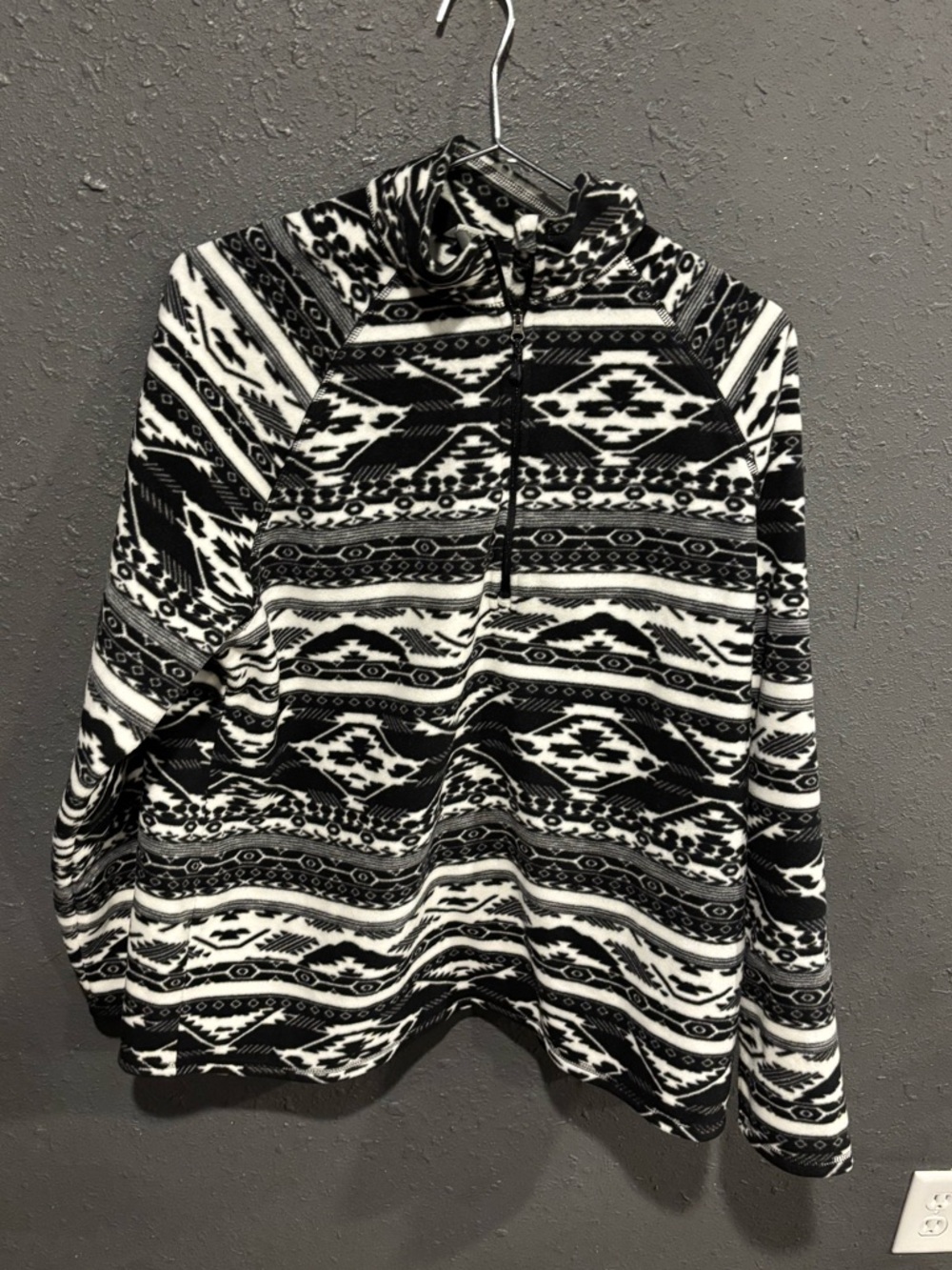 Eddie Bauer Black & White Aztec Fleece Pullover